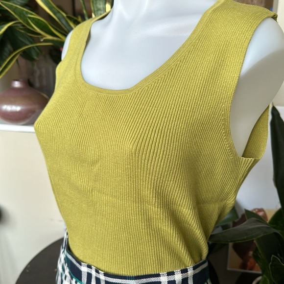 Vintage Sleeveless Ribbed Tank Size Large Silk - Picture 1 of 12